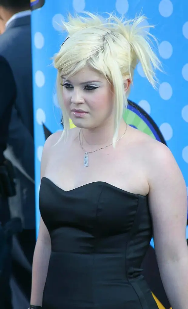 Выкинуть из головы: 25 причесок из 90-х и 00-х, которые никогда не вернутся в моду