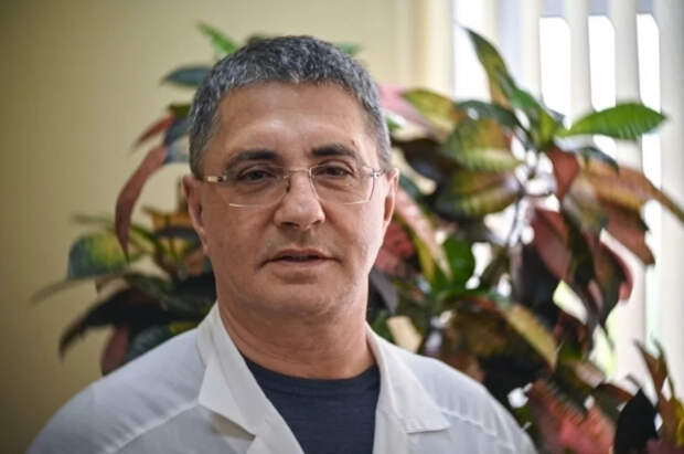 Мясников отчитал россиян за отказ от приема статинов из-за алкоголя