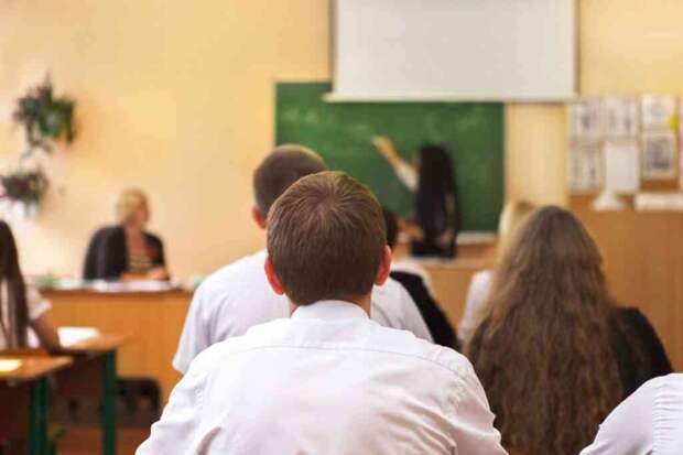 Названы сроки введения оценок за поведение в школах