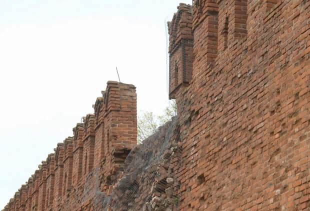 По факту обрушения зубца на смоленской крепостной стене проводится прокурорская проверка