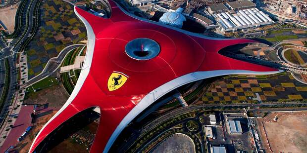 На волне адреналина: Ferrari World в Абу-Даби обогнал Disney в борьбе за звание лучшего тематического парка мира