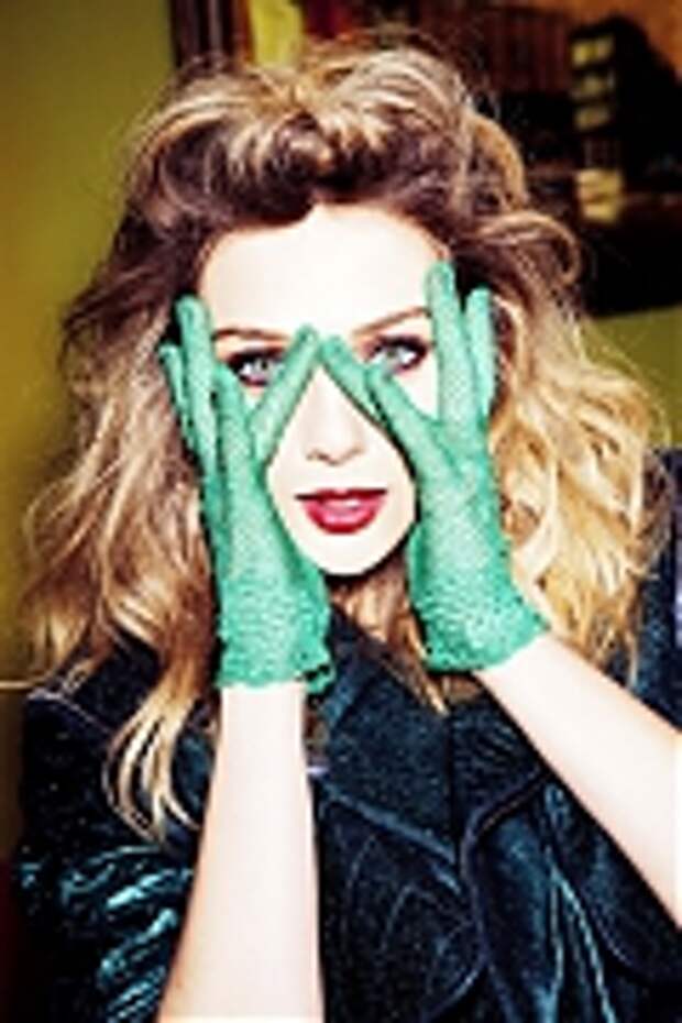 Элизабет Олсен (Elizabeth Olsen) в фотосессии Эллен фон Унверт (Ellen von Unwerth) для журнала Vs. (весна-лето 2012)