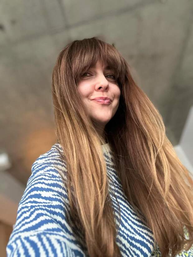 Стало известно, чем зарабатывает Ольга Шелест, покинувшая Россию