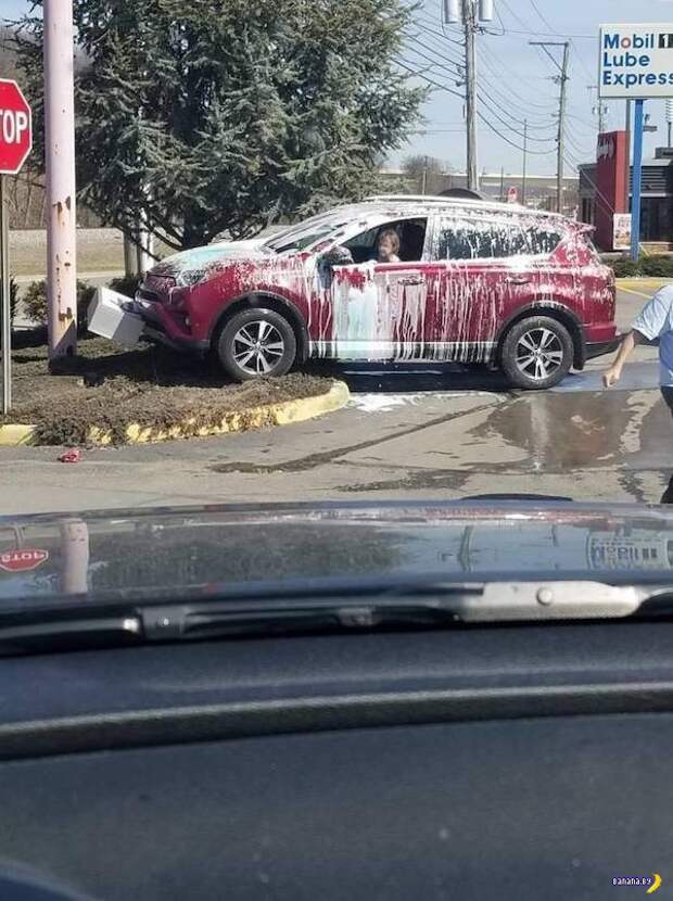 Машины попали в большие неприятности 