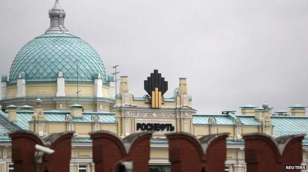 The logo of Russia's top crude producer Rosneft is seen at the company's headquarters in Moscow (photo from 27 May 2013)