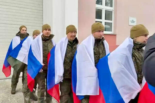 Опубликовано видео с освобожденными из украинского плена российскими военными