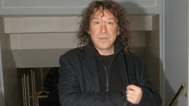 «Он едва мог говорить»: 70-летний Владимир Кузьмин отменил концерты после резкого ухудшения здоровья