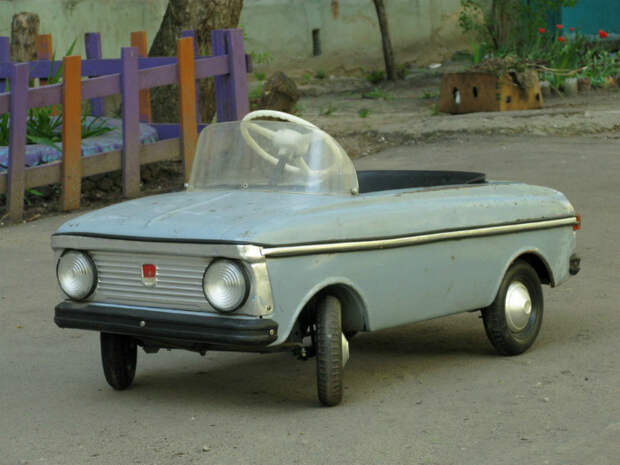 Детская прогулочная машинка. Детская прогулочная машинка.