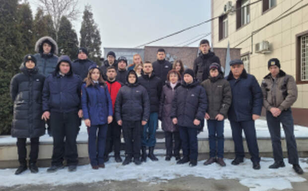 В Северной Осетии в рамках «Студенческого десанта» полицейские и ветераны ОВД провели экскурсию для студентов торгово-экономического колледжа в отделе полиции