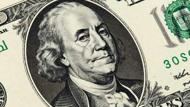 Эксперт: в мае доллар может подняться до 80 рублей при росте цен на нефть