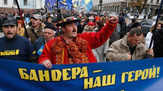 В Польше на бандеровцев заводят уголовные дела, на Украине – им платят пособия В Польше на бандеровцев заводят уголовные дела, на Украине – им платят пособия