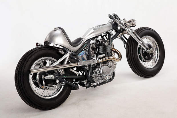 Motor Rock Yamaha SR400