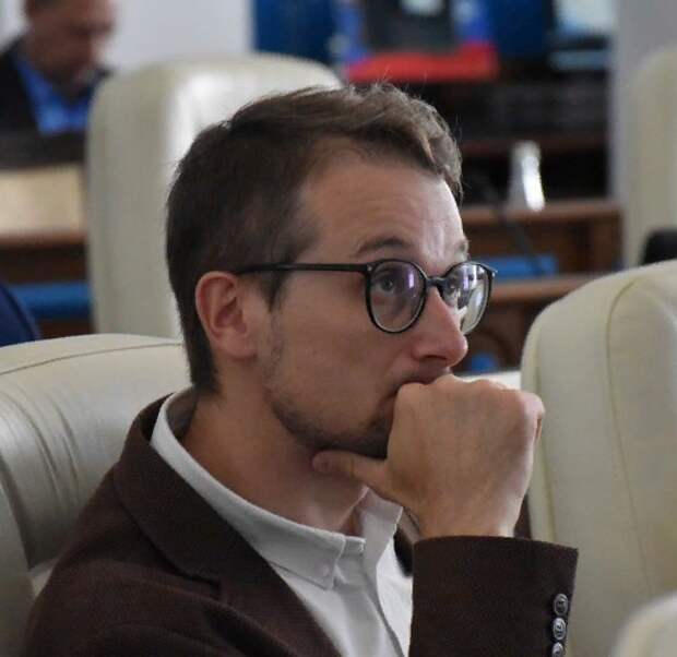 сайт ЗС Севастополя Ещё один севастопольский депутат играет в «несознанку»?