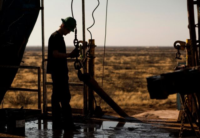 Добыча нефтяники США
