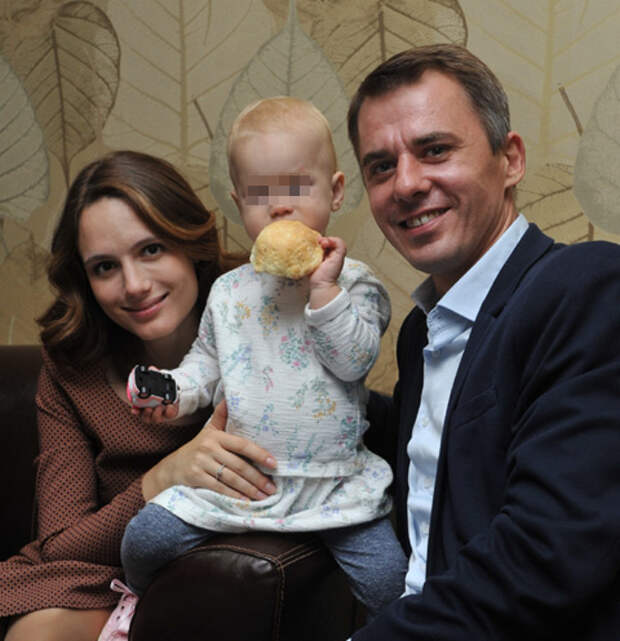 Фото игоря петренко с новой женой и детьми