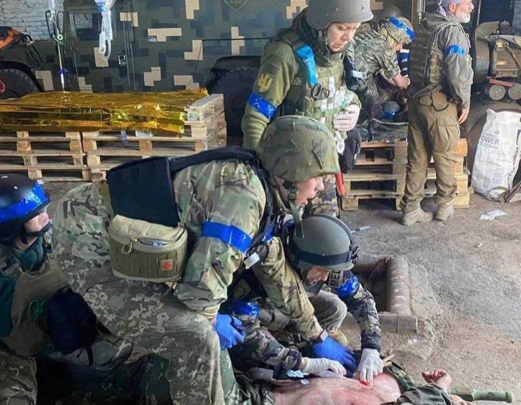 Россия превращает все предприятия в производства вооружений и готовит в следующем году массовый прорыв...