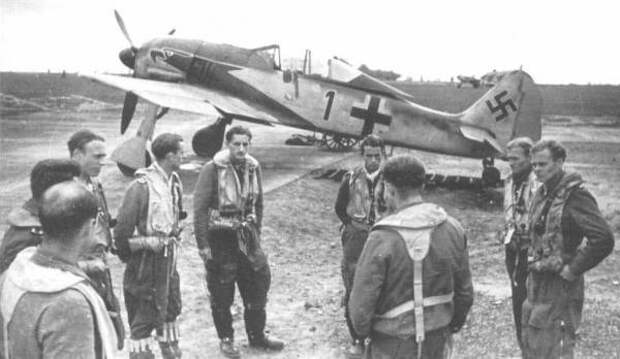 Асы ВВС и люфтваффе 1941 года Асы ВВС и люфтваффе 1941 года