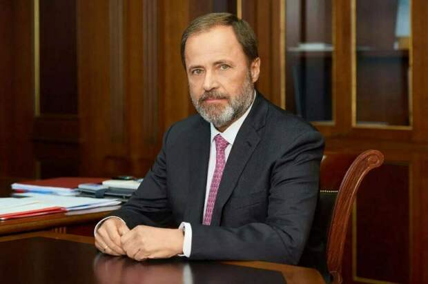 Игорь Комаров Идел буе федераль округында яшәүчеләрне 23 февраль белән котлады