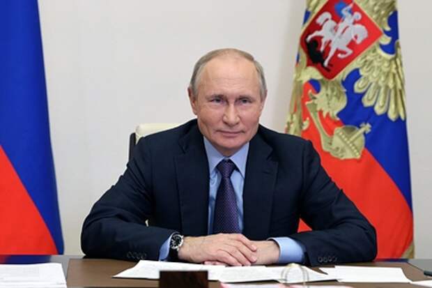Владимир Путин поздравил россиян с главным праздником страны 