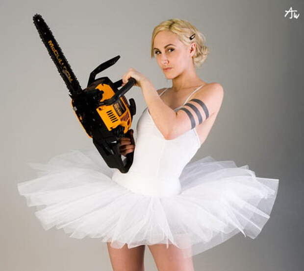 hottie_with_chainsaw_by_alanwebber.jpg hottie_with_chainsaw_by_alanwebber.jpg