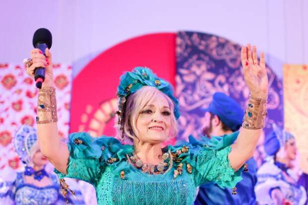 Шура позавидовал молодежной популярности Надежды Кадышевой