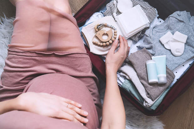 Минздрав призвали вручать россиянам сразу после брака инструкцию по беременности