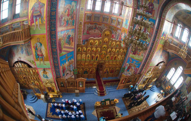 Церковь объяснила, как поступать со старыми иконами