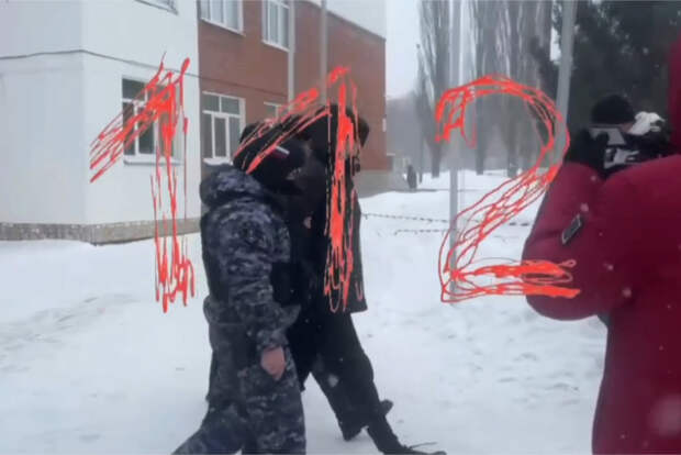 Задержание напавшего на российскую гимназию подростка попало на видео