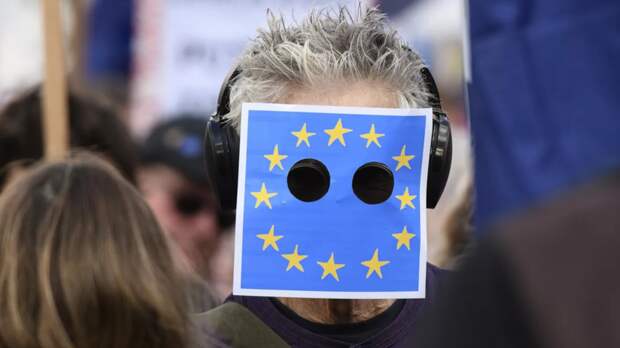 Bloomberg: ЕС запретит доступ в свои порты 11 кораблям