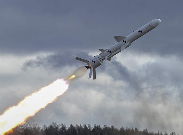 «Четыре жилых дома полностью уничтожены». ВСУ атаковали Россию дальнобойными ракетами «Нептун». Что известно о последствиях?