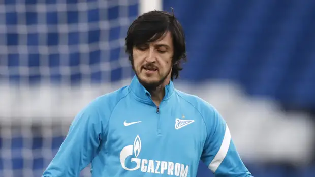 Агент Азмуна отреагировал на слухи об иске жительницы Казани к футболисту