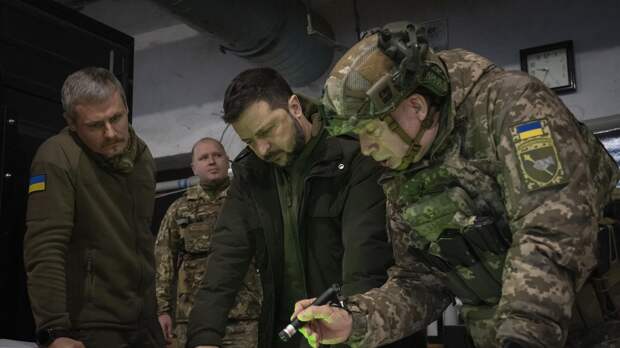 "Наступают без остановки": контратаки ВСУ провалились. Сырский заерзал