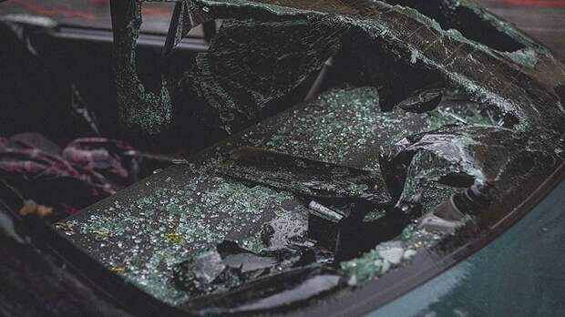 В Астраханской области в ДТП с пятью автомобилями погибла 12-летняя девочка