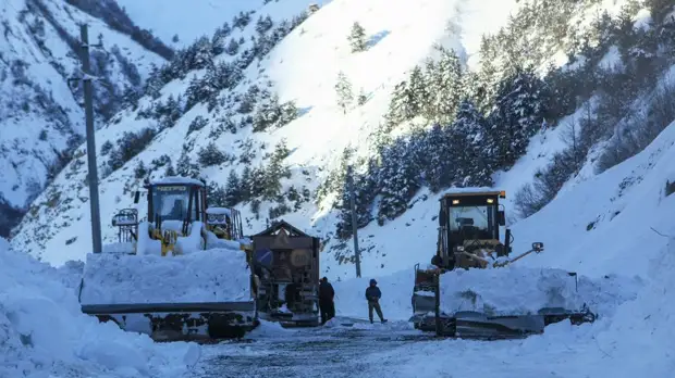 Военно-Грузинскую дорогу закрыли из-за непогоды