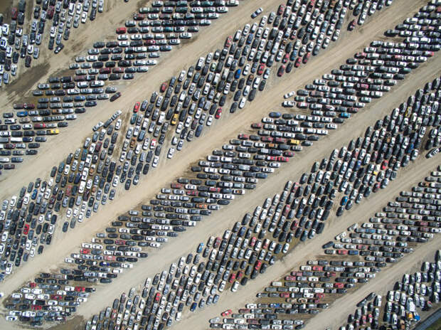 Огромная парковка конкурс, фото