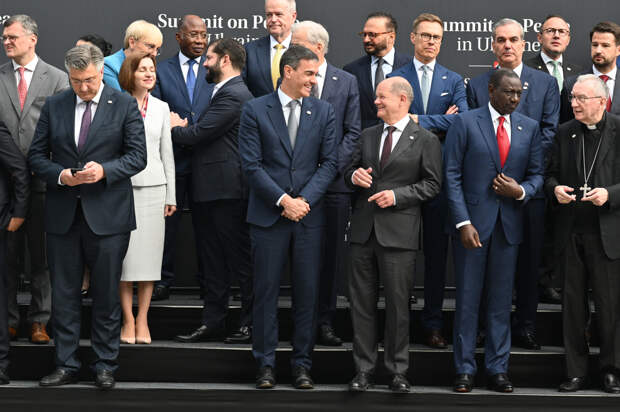 Швейцарский "скотный двор": Медведев назвал саммит по Украине "позором"