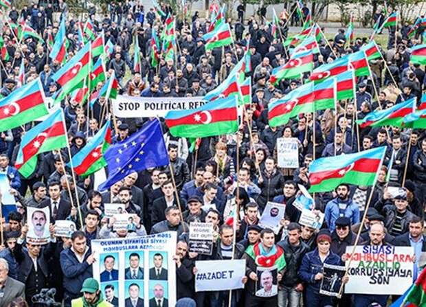 О "майдане" в Азербайджане: "Алиев - это не Янукович"