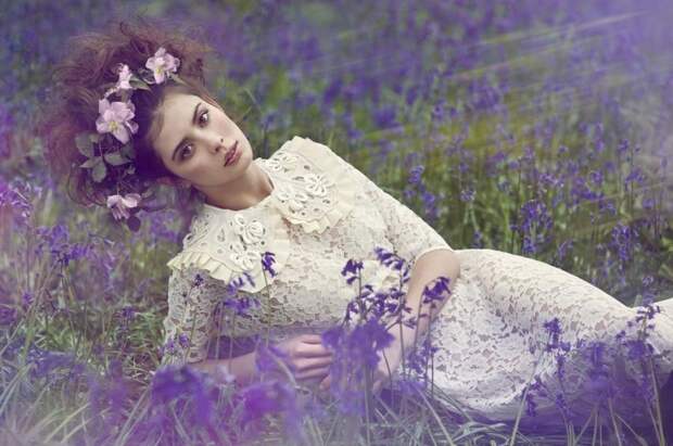 girlsinfloralwreaths18 20 восхитительных девушек с цветочными венками