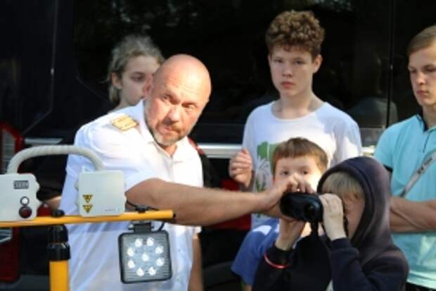 Сотрудники следственного управления познакомили школьников с работой следователя и криминалистической службы