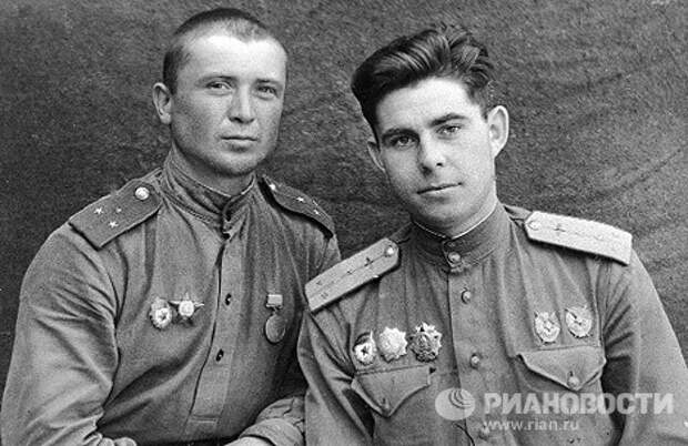 На изображении может находиться: 2 человека