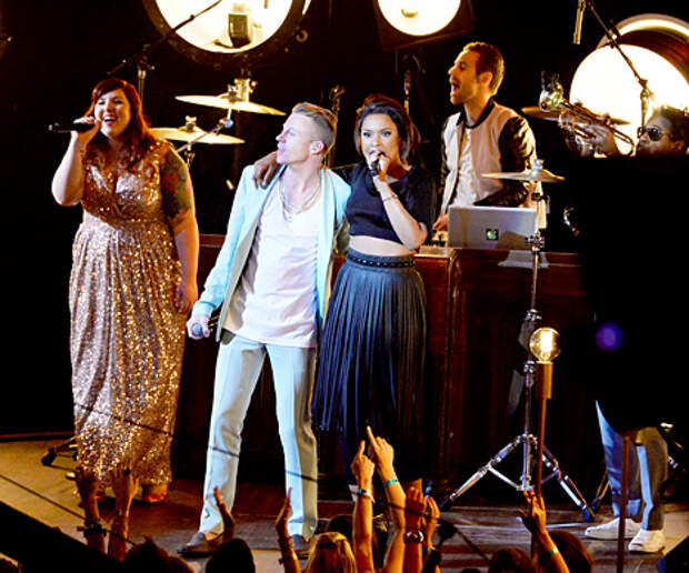 Macklemore, Ryan Lewis, Jennifer Hudson and Mary Lambert perform onstage during the 2013 MTV Video Music Awards at the Barclays Center on August 25, 2013 in the Brooklyn borough of New York City.