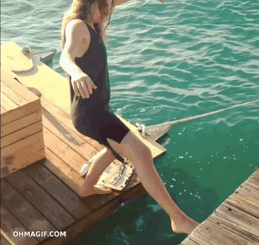 Девушки и фейлы (16 гифок)