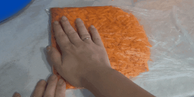 Как заморозить морковь: морковь в пакетах можно распределить так, чтобы заготовки получились плоскими