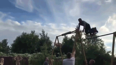 Фейлы и глупости с просторов сети (14 гифок) Фейлы и глупости с просторов сети (14 гифок)